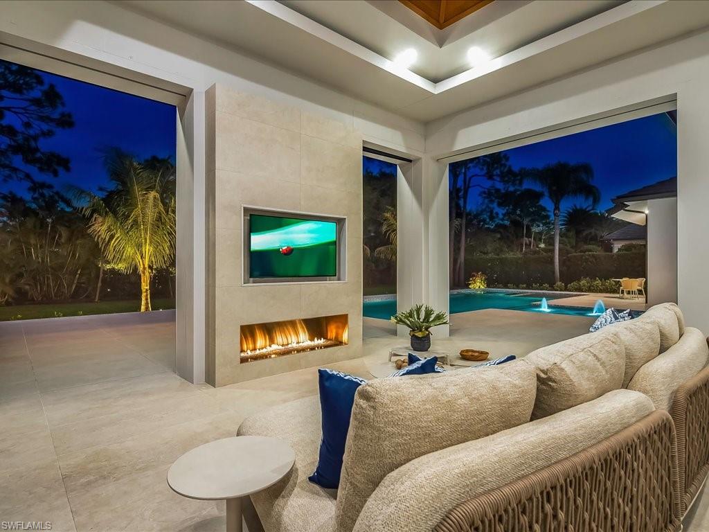 500 Ridge DR