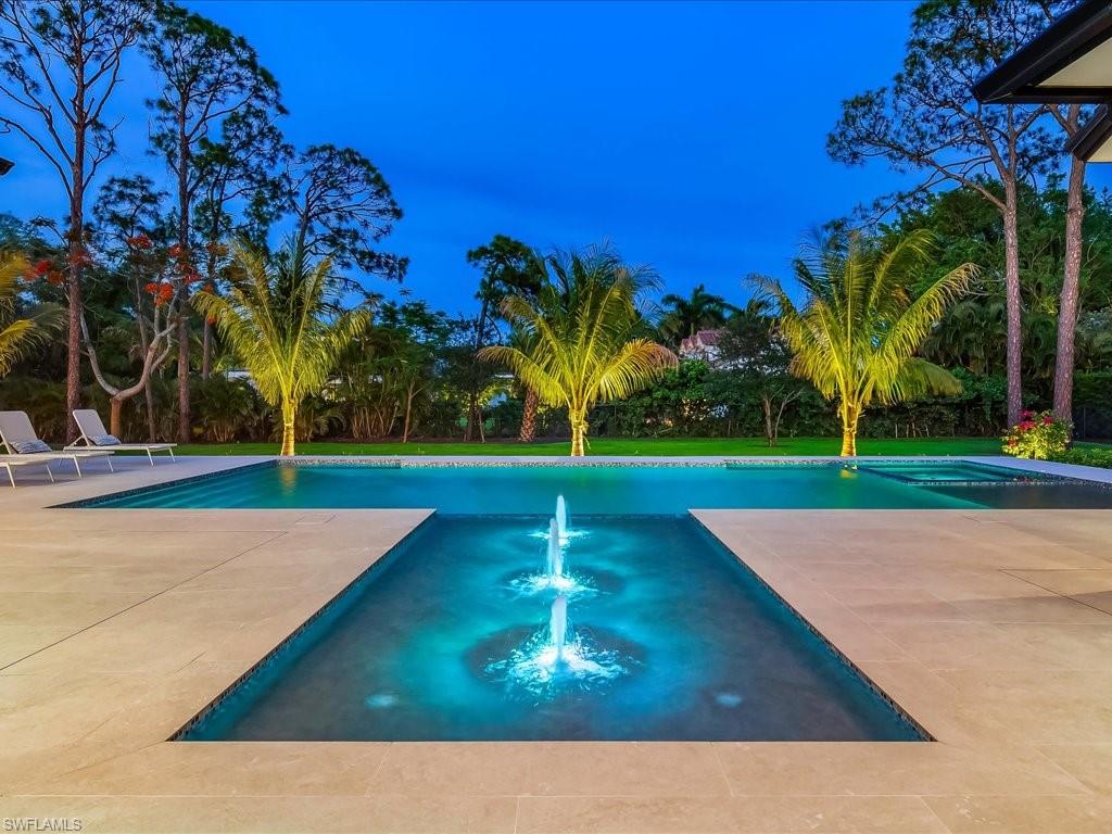 500 Ridge DR