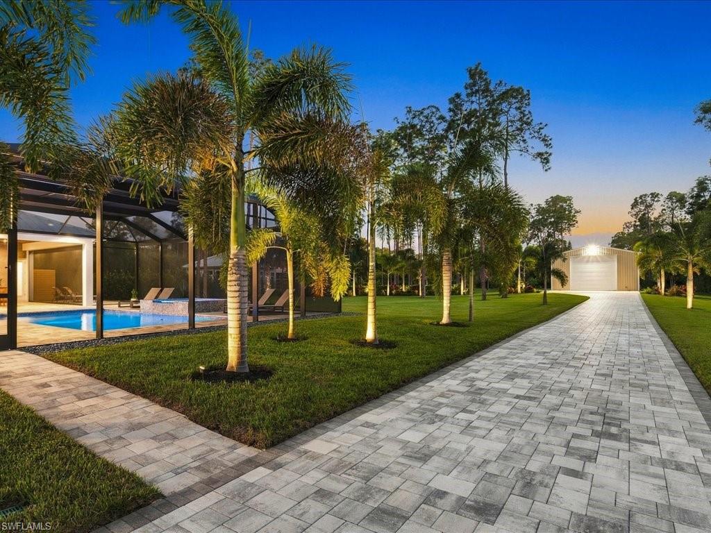 6190 Bur Oaks LN