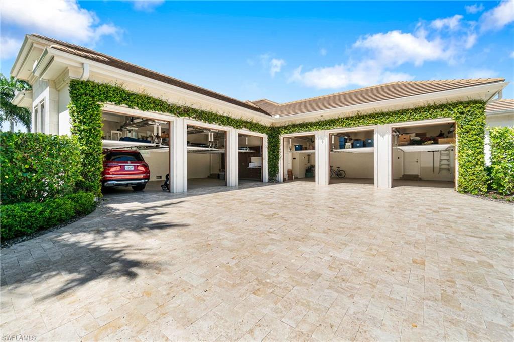 385 Colony DR