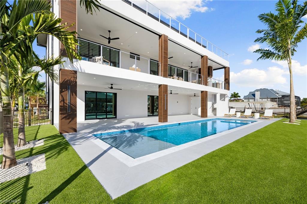 256 Trade Winds AVE