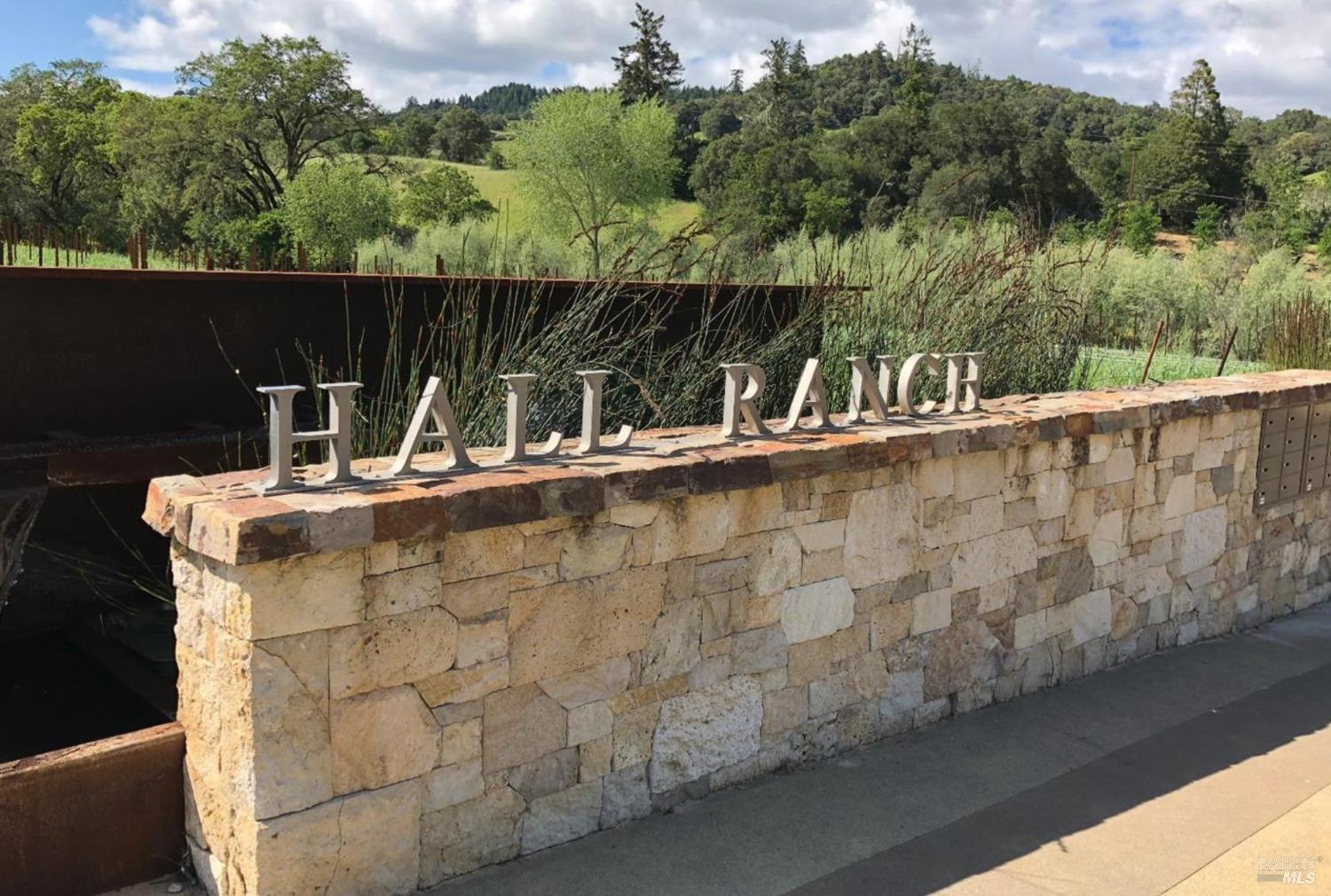 594 Artisan Cir