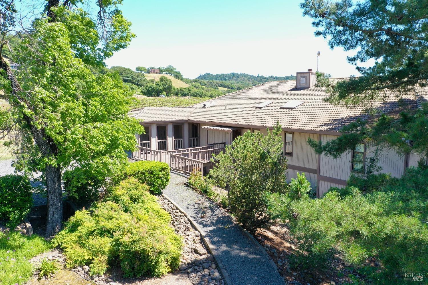 590-5775 Pleasant Ave