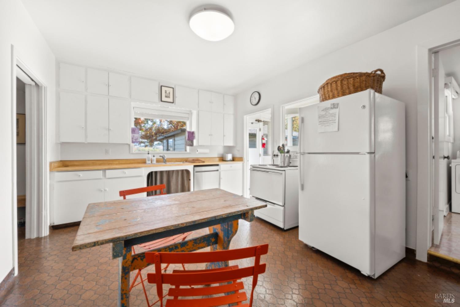 1201 Rogers School Ln