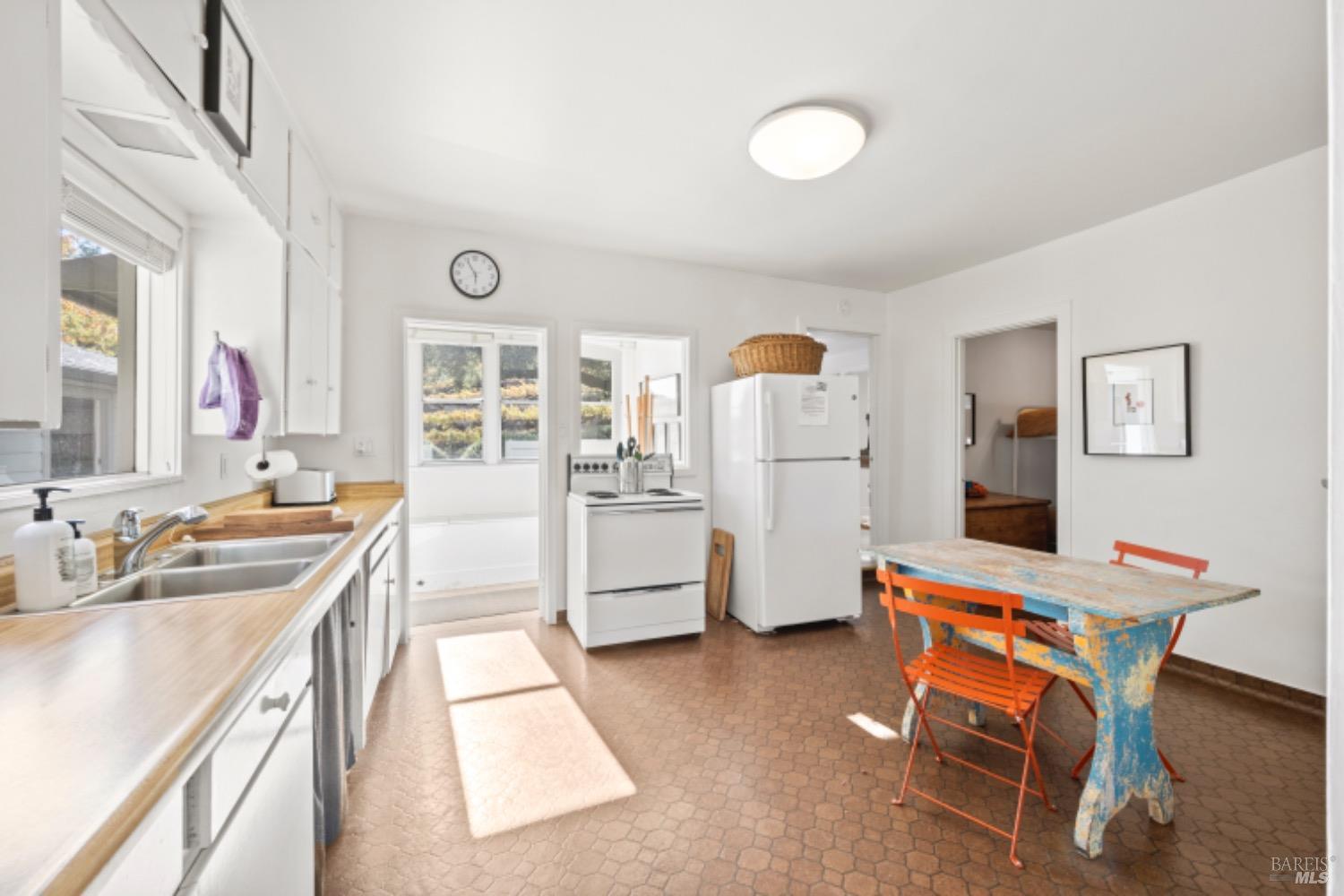 1201 Rogers School Ln