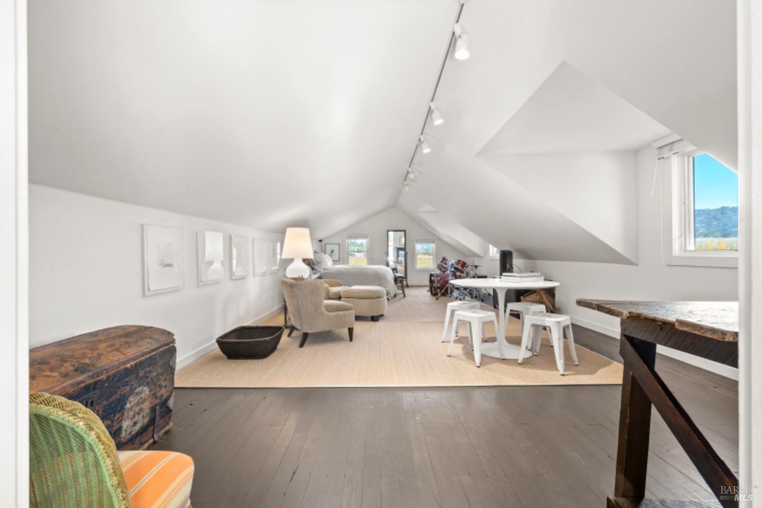 1201 Rogers School Ln