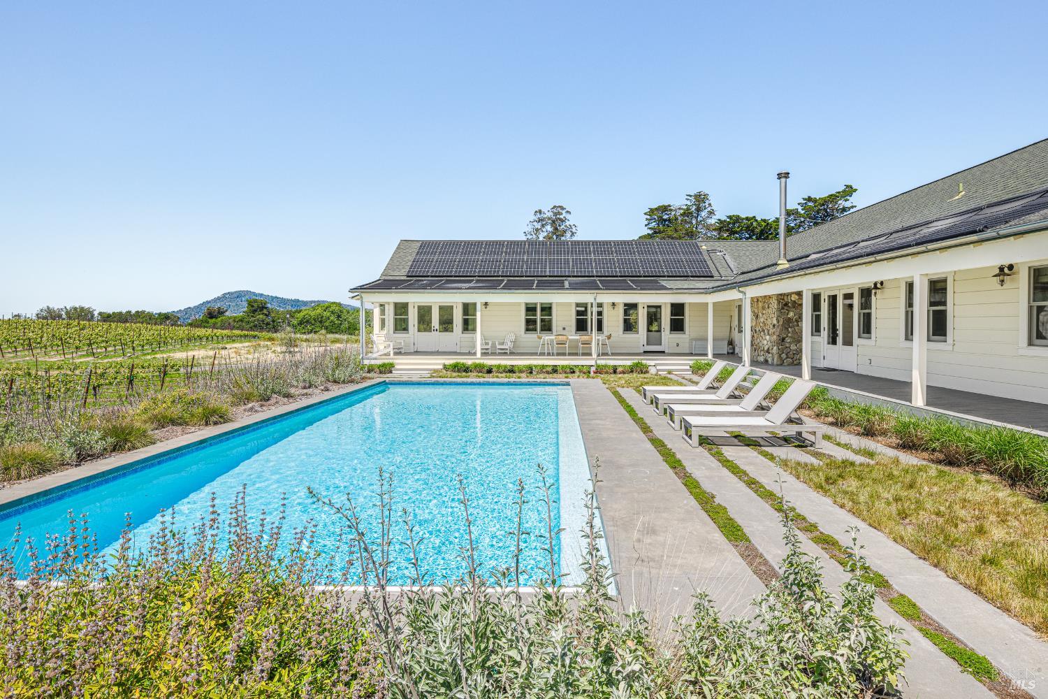 5561 Sonoma Mountain Rd