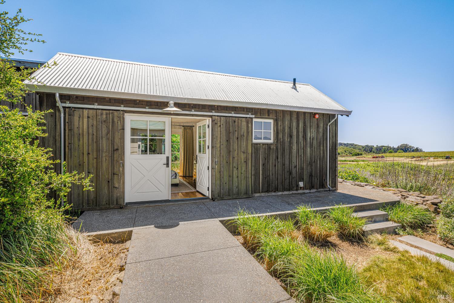 5561 Sonoma Mountain Rd