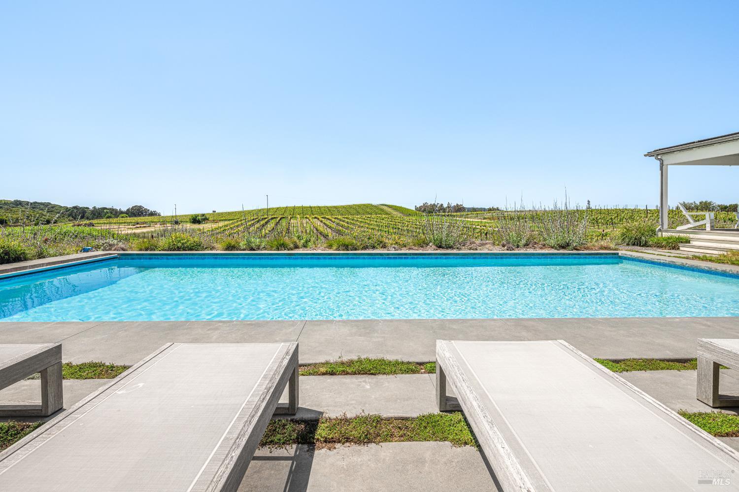 5561 Sonoma Mountain Rd