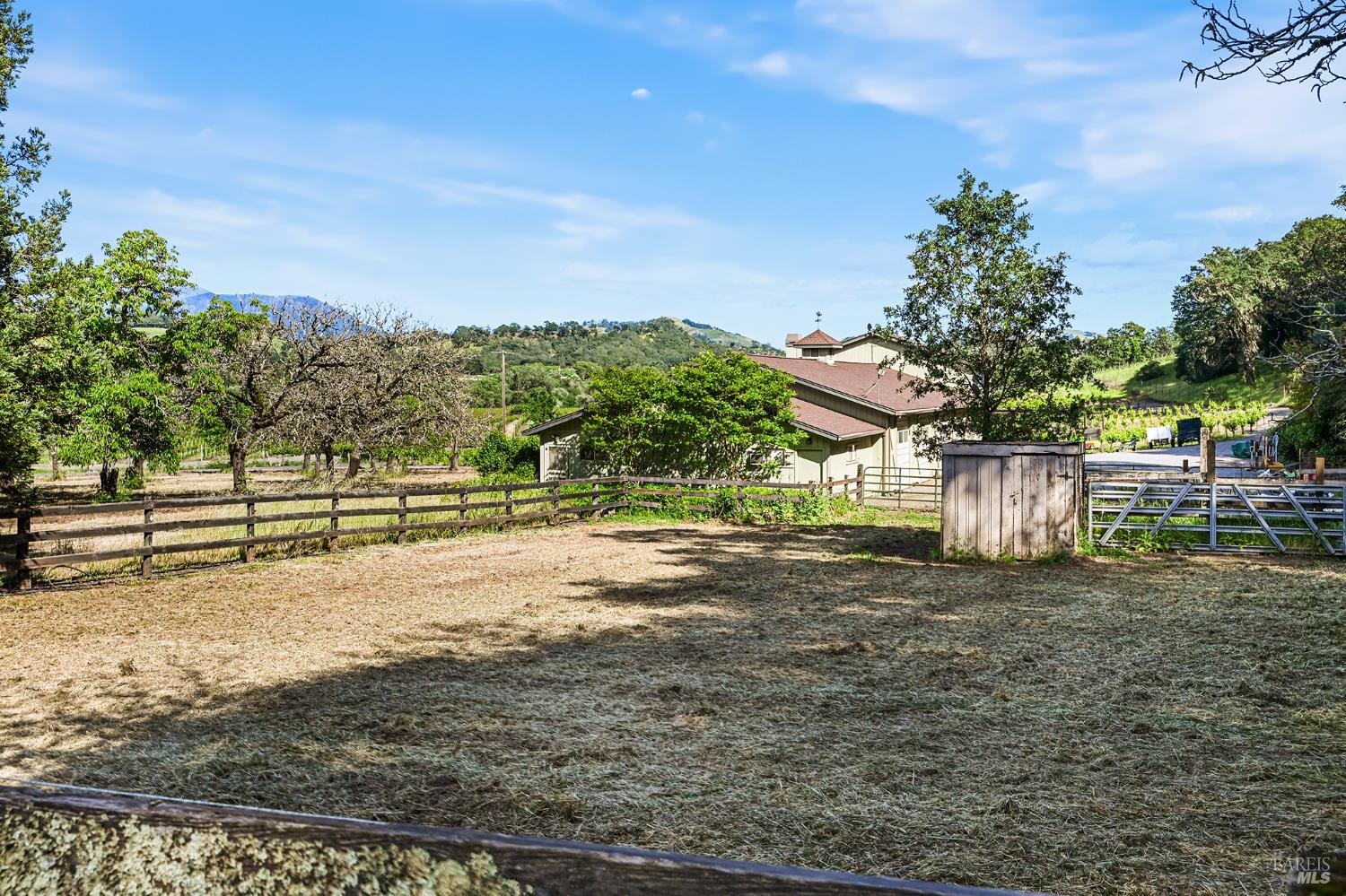 5520 W Soda Rock Lane