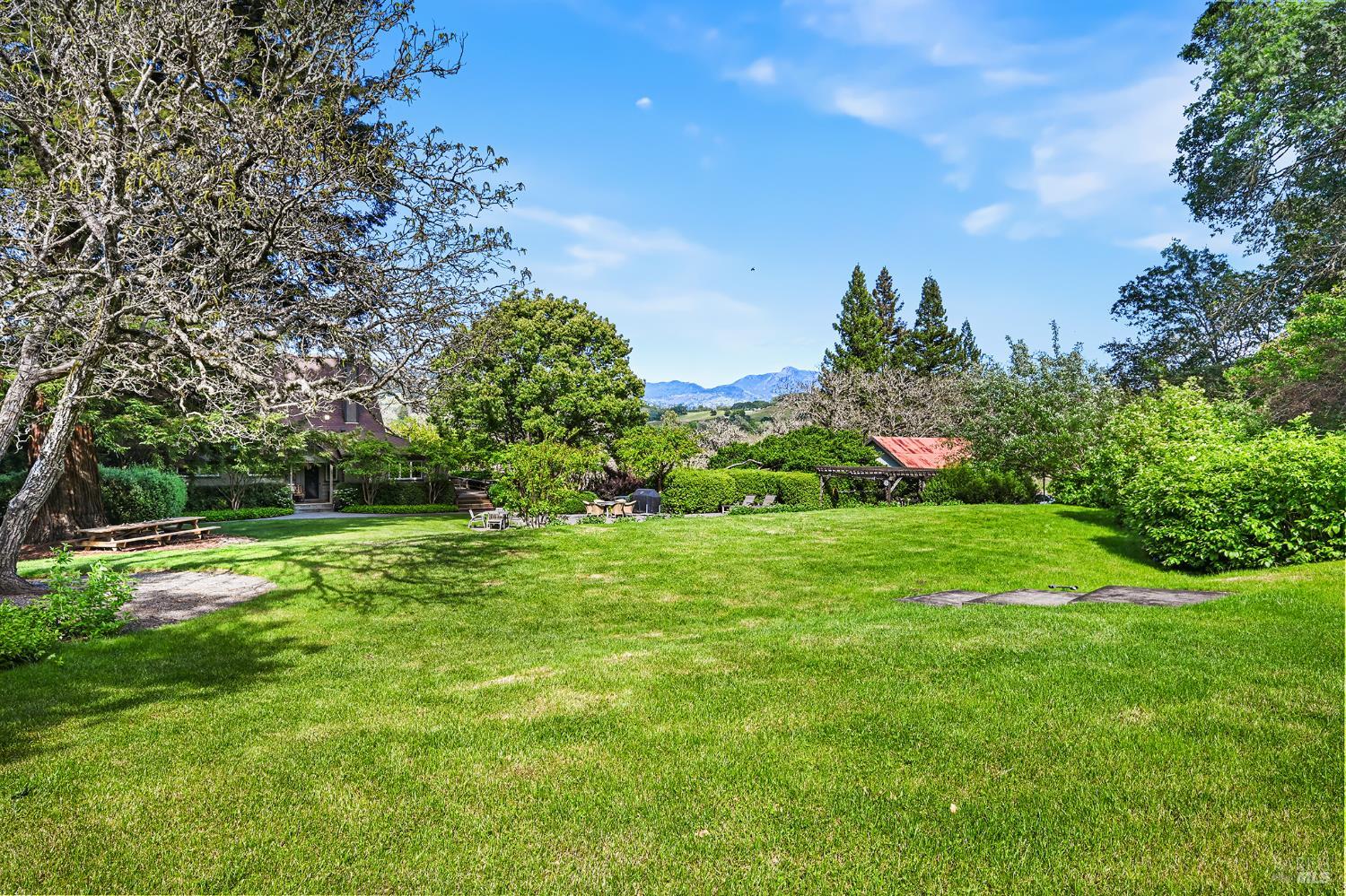 5520 W Soda Rock Lane