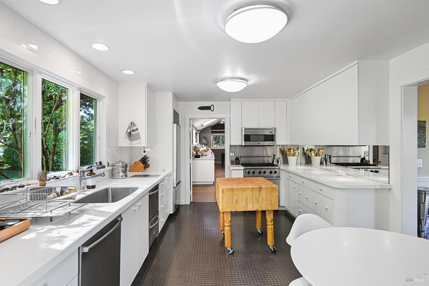 5520 W Soda Rock Lane