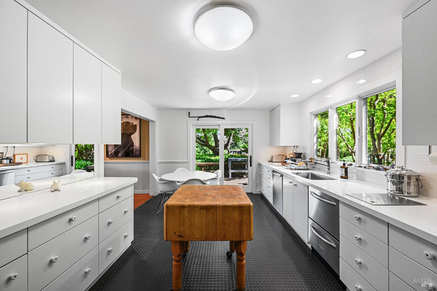 5520 W Soda Rock Lane