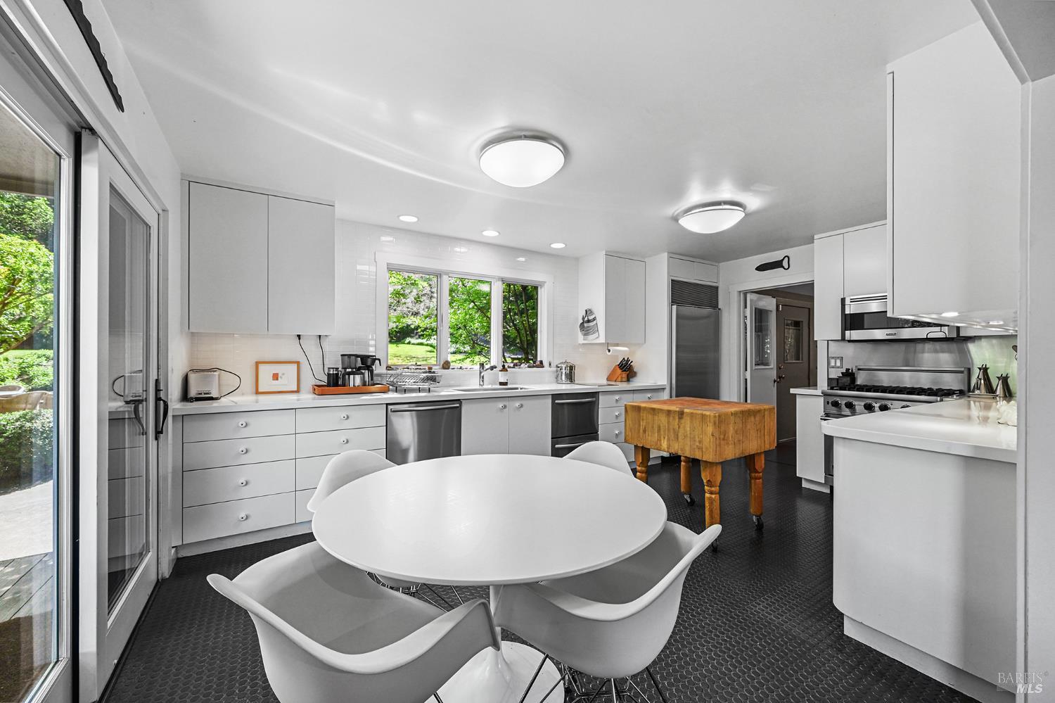 5520 W Soda Rock Lane