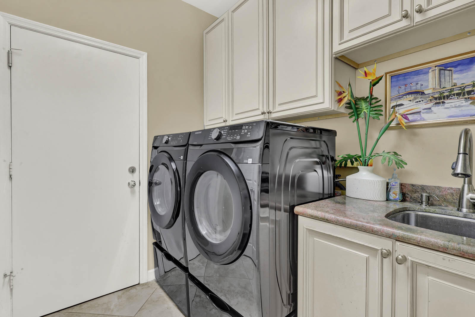 4084 SW Gleneagle Circle