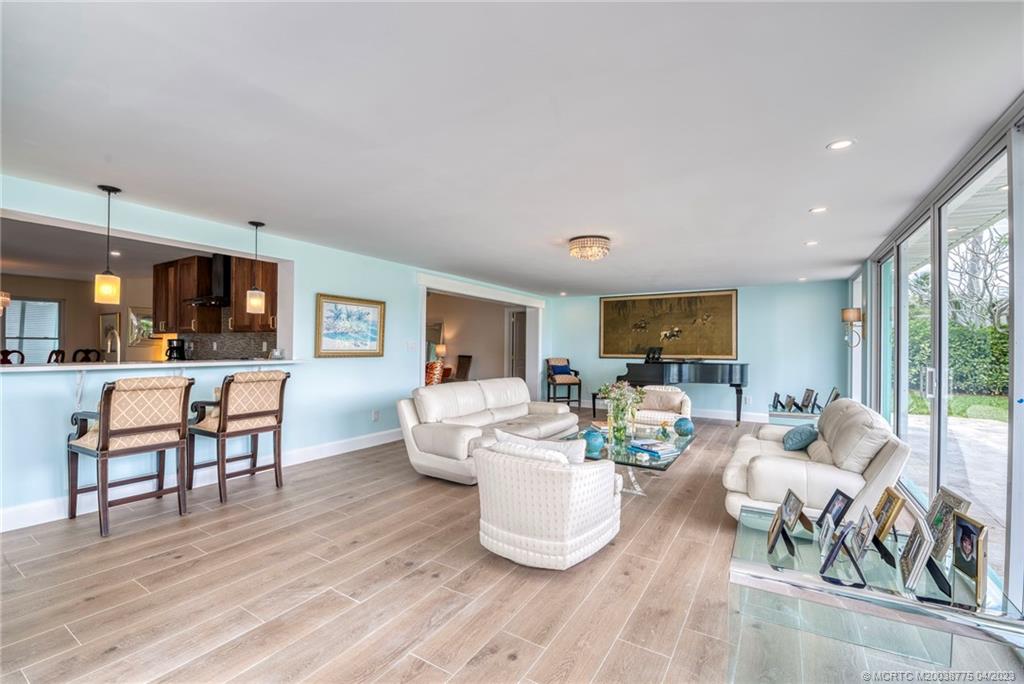 2033 SW Mockingbird Lane