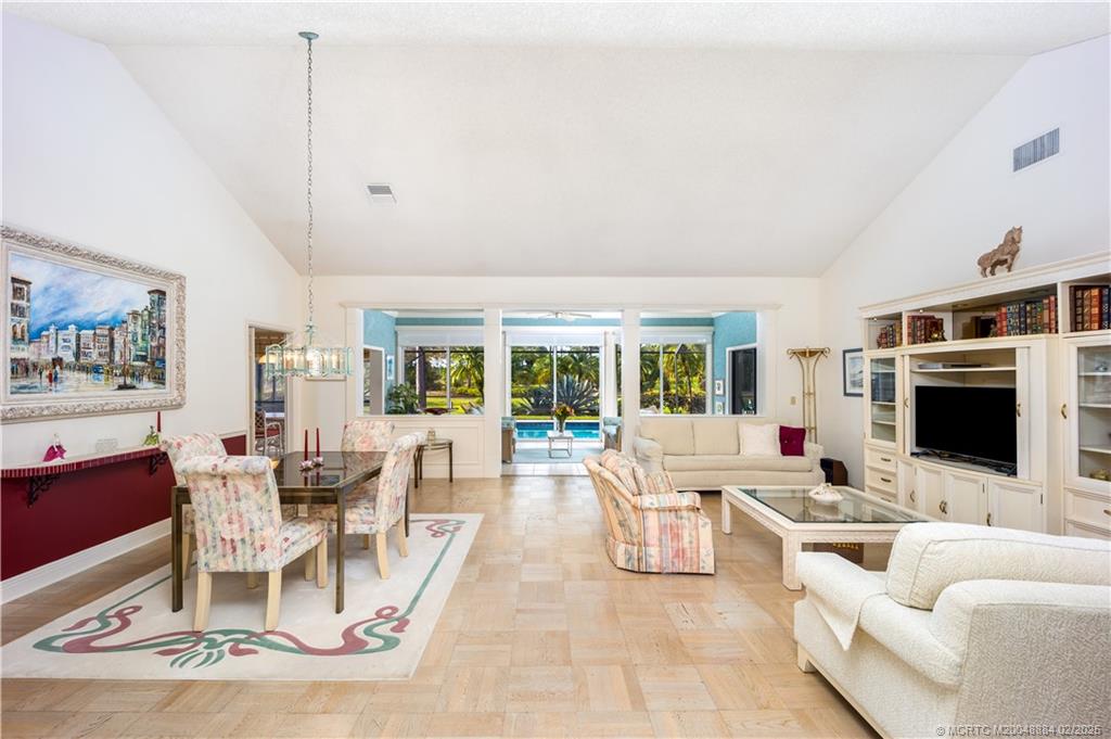 4174 SW Gleneagle Circle