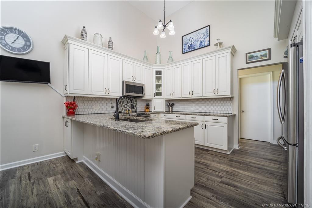 4104 SW Gleneagle Circle