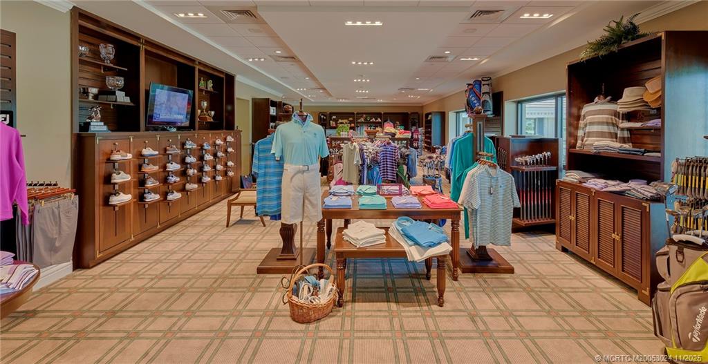 4104 SW Gleneagle Circle