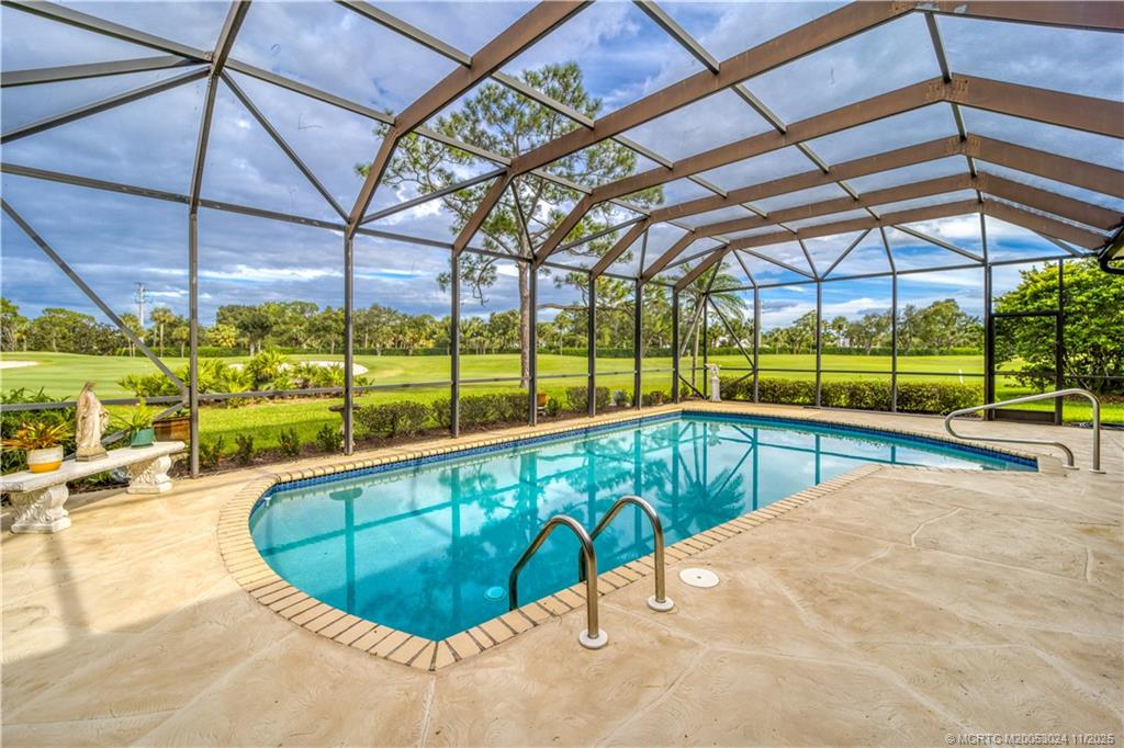 4104 SW Gleneagle Circle