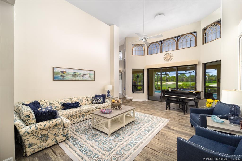 4104 SW Gleneagle Circle