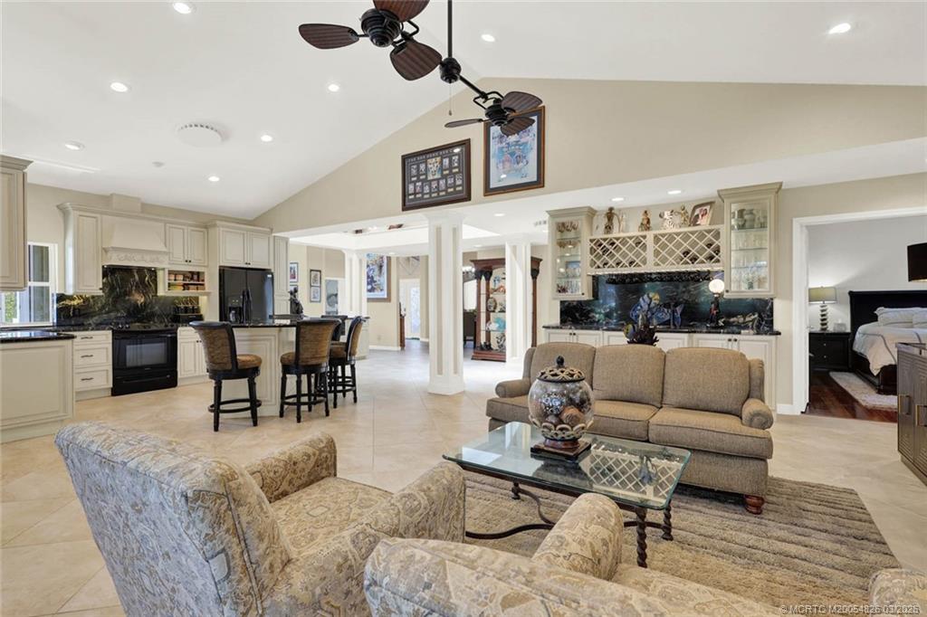 4084 SW Gleneagle Circle