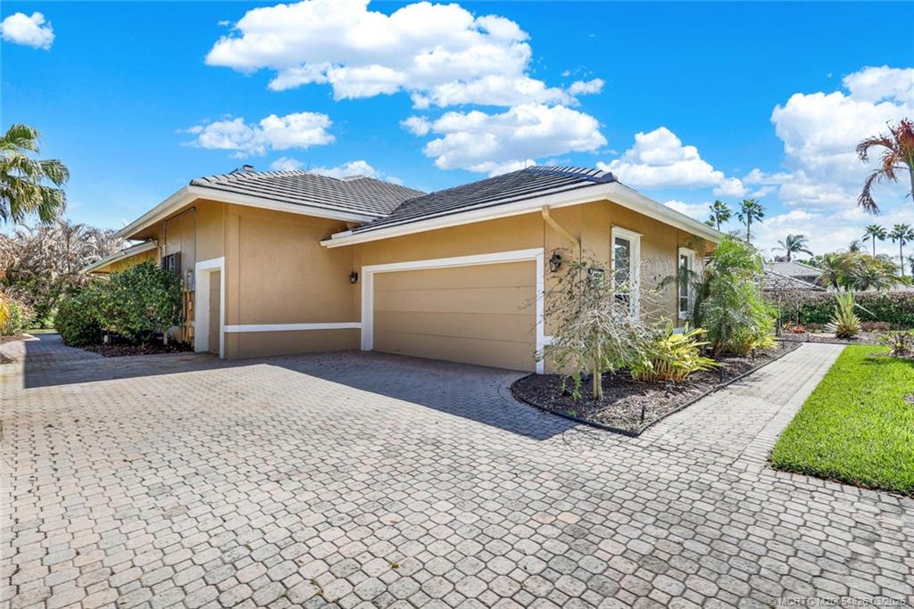 4084 SW Gleneagle Circle