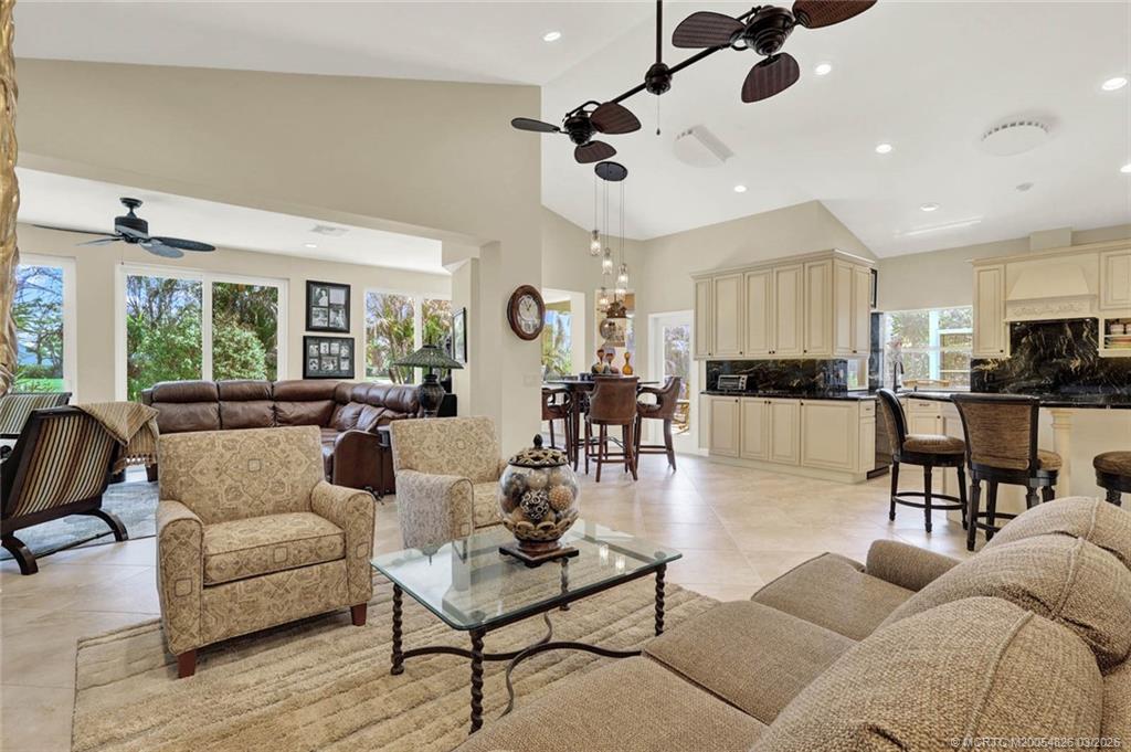 4084 SW Gleneagle Circle