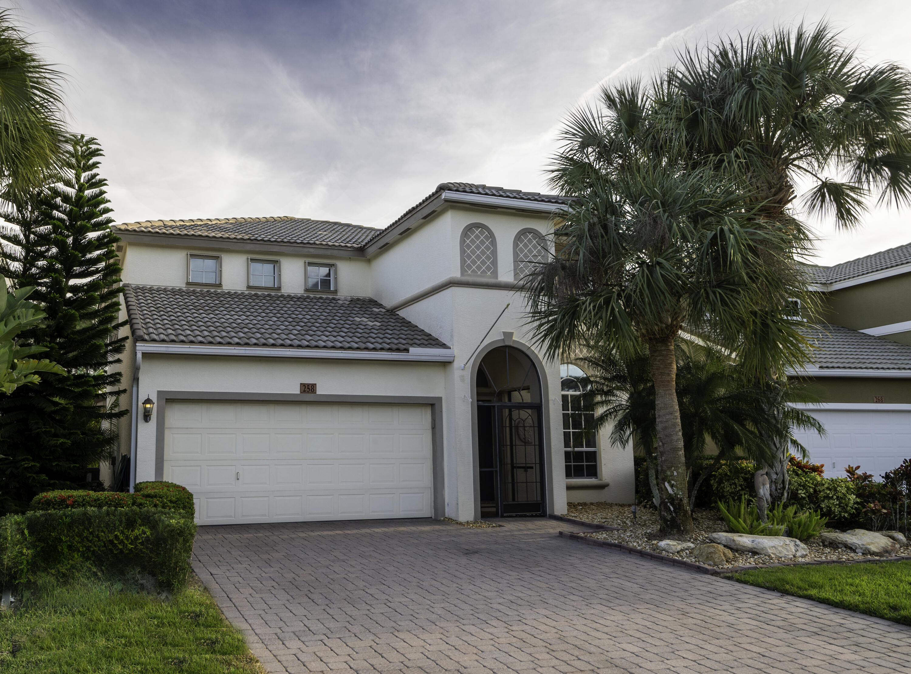 258 NW Red Cedar Street