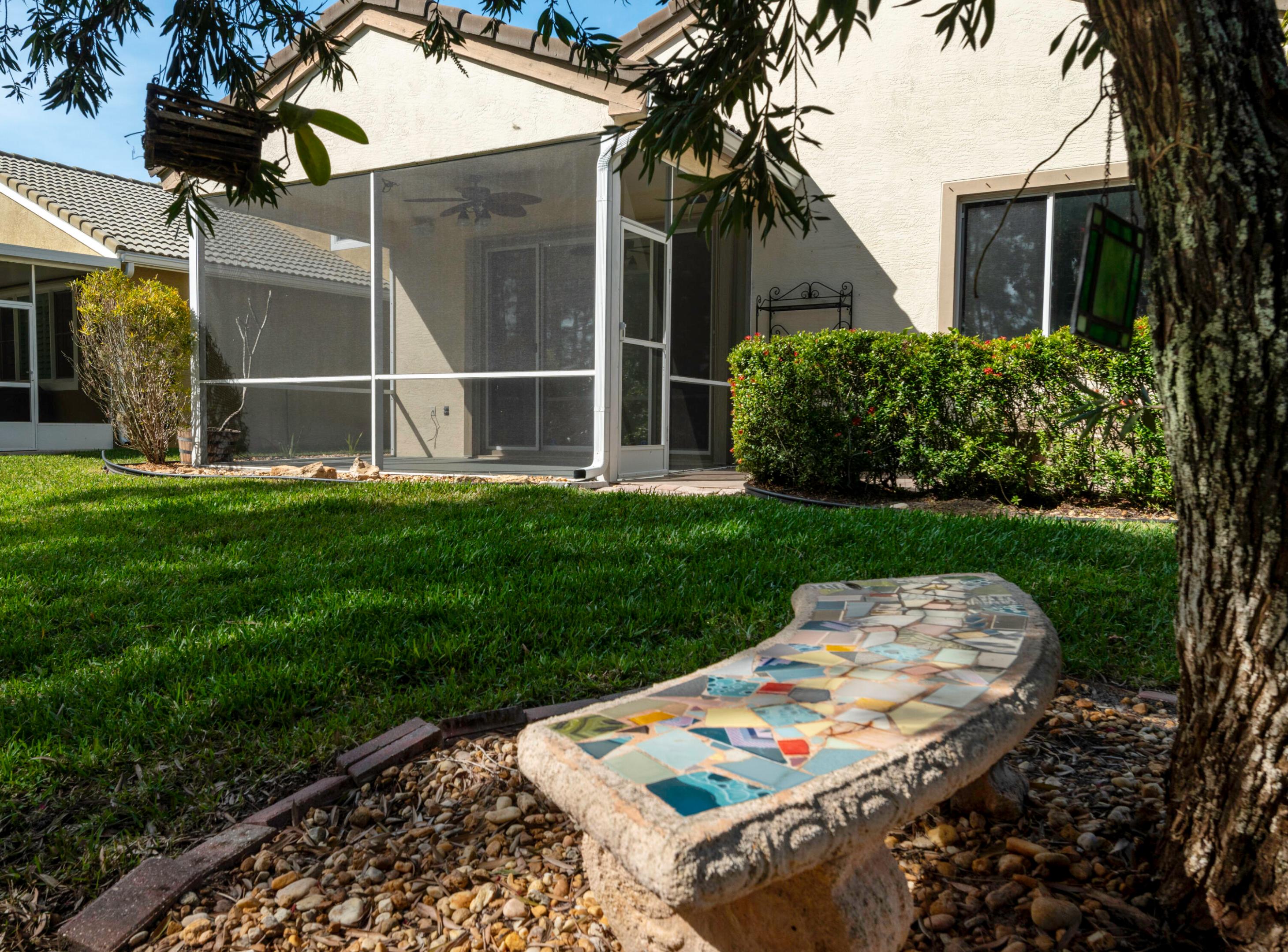 258 NW Red Cedar Street