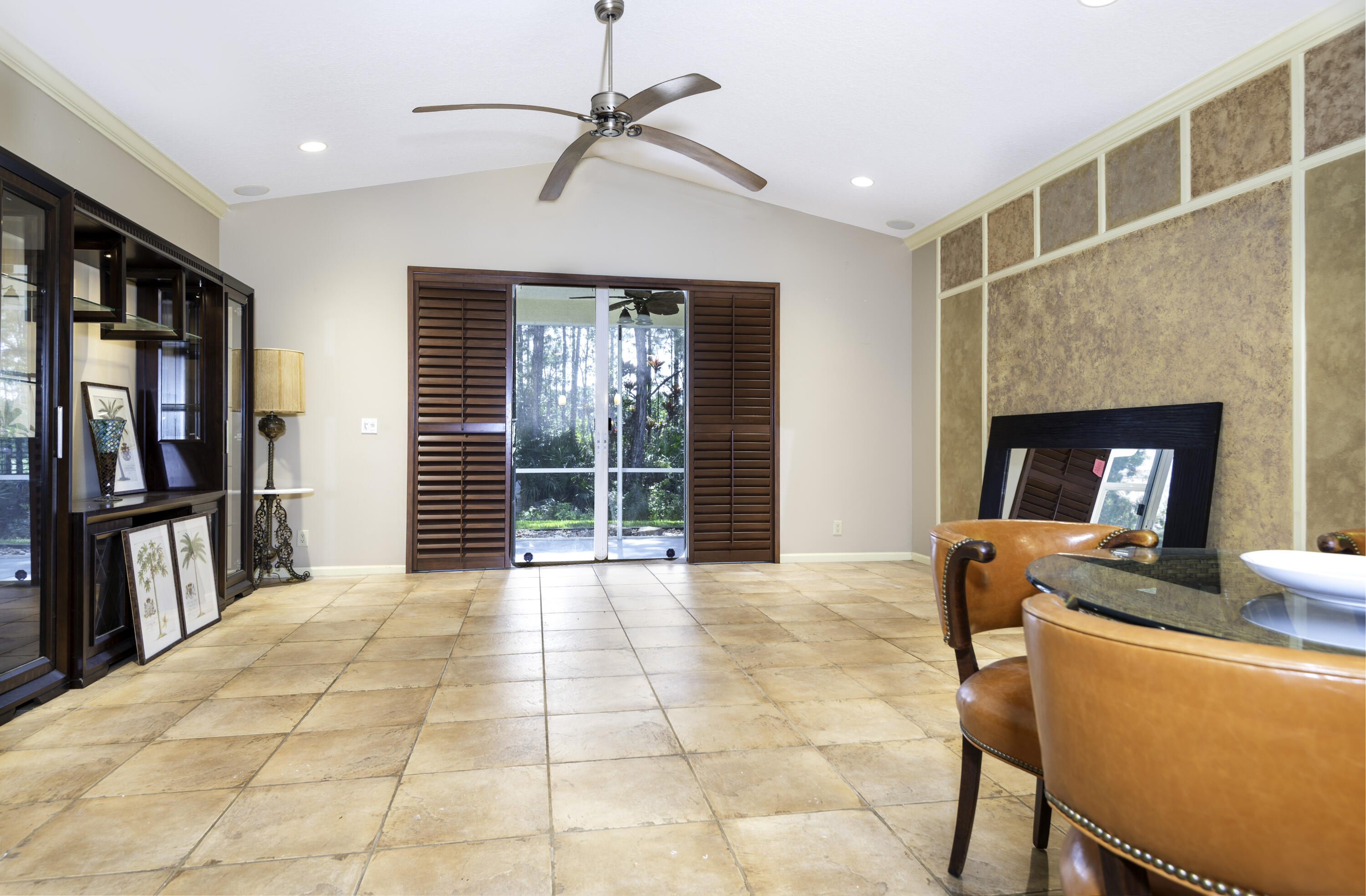 258 NW Red Cedar Street