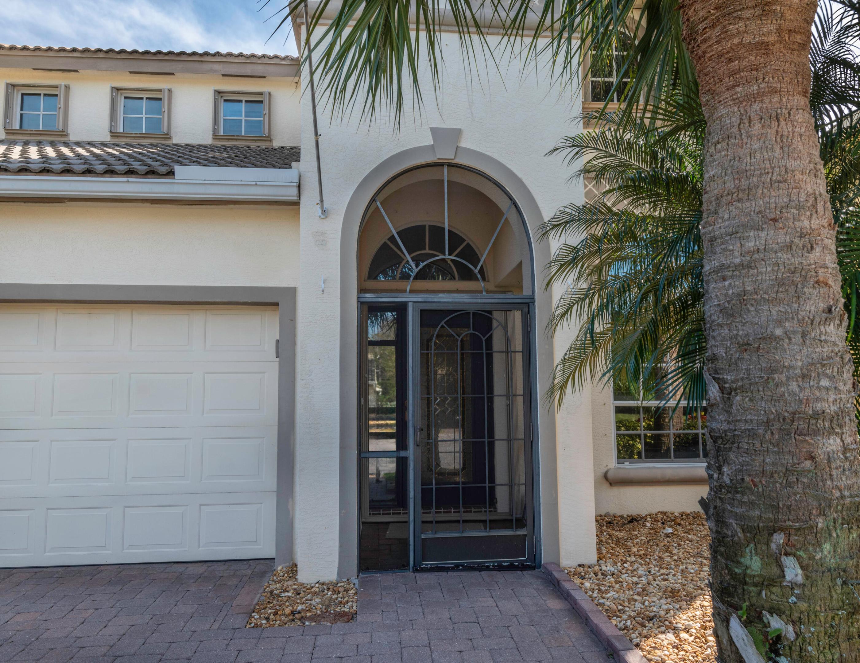 258 NW Red Cedar Street