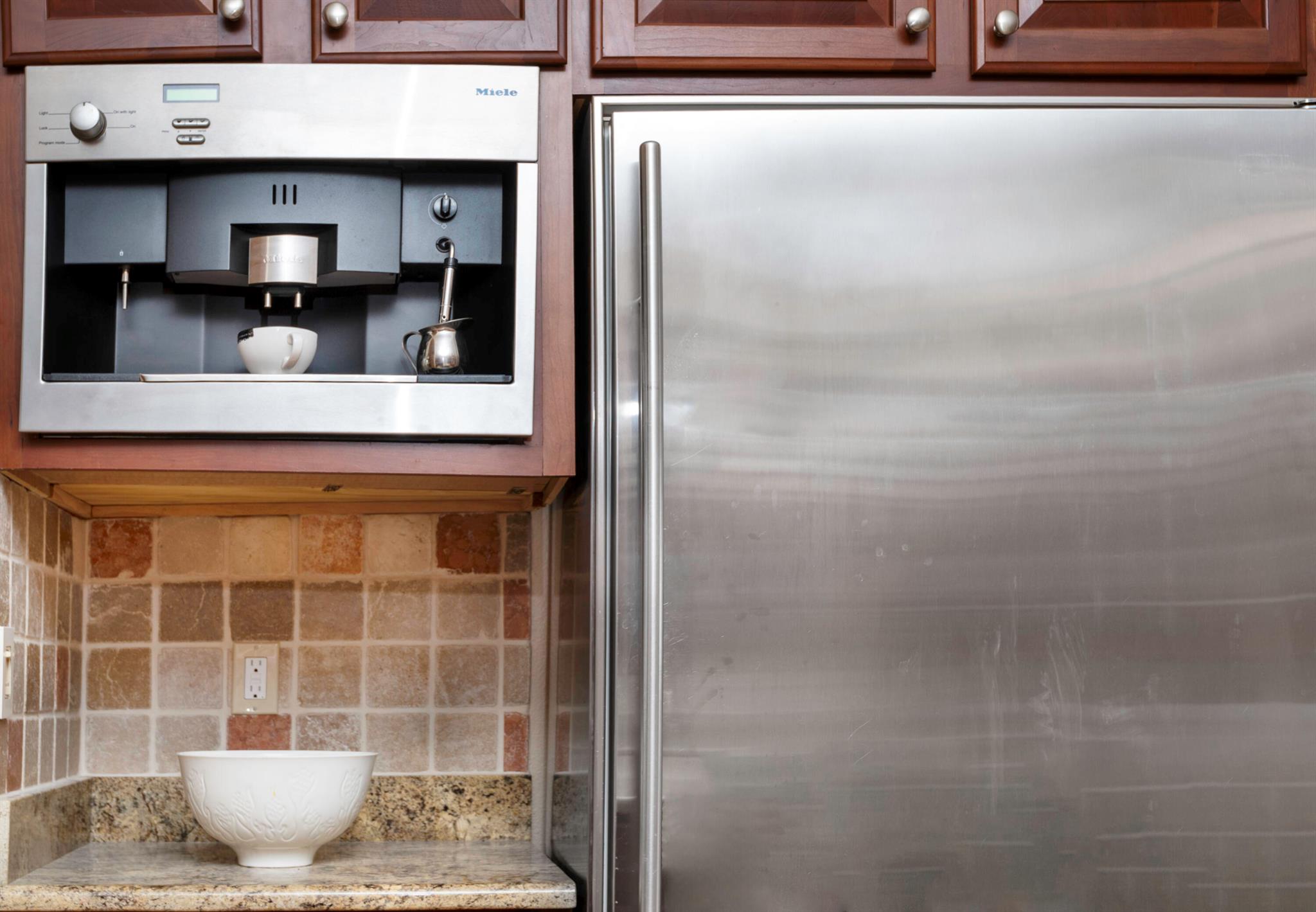 258 NW Red Cedar Street