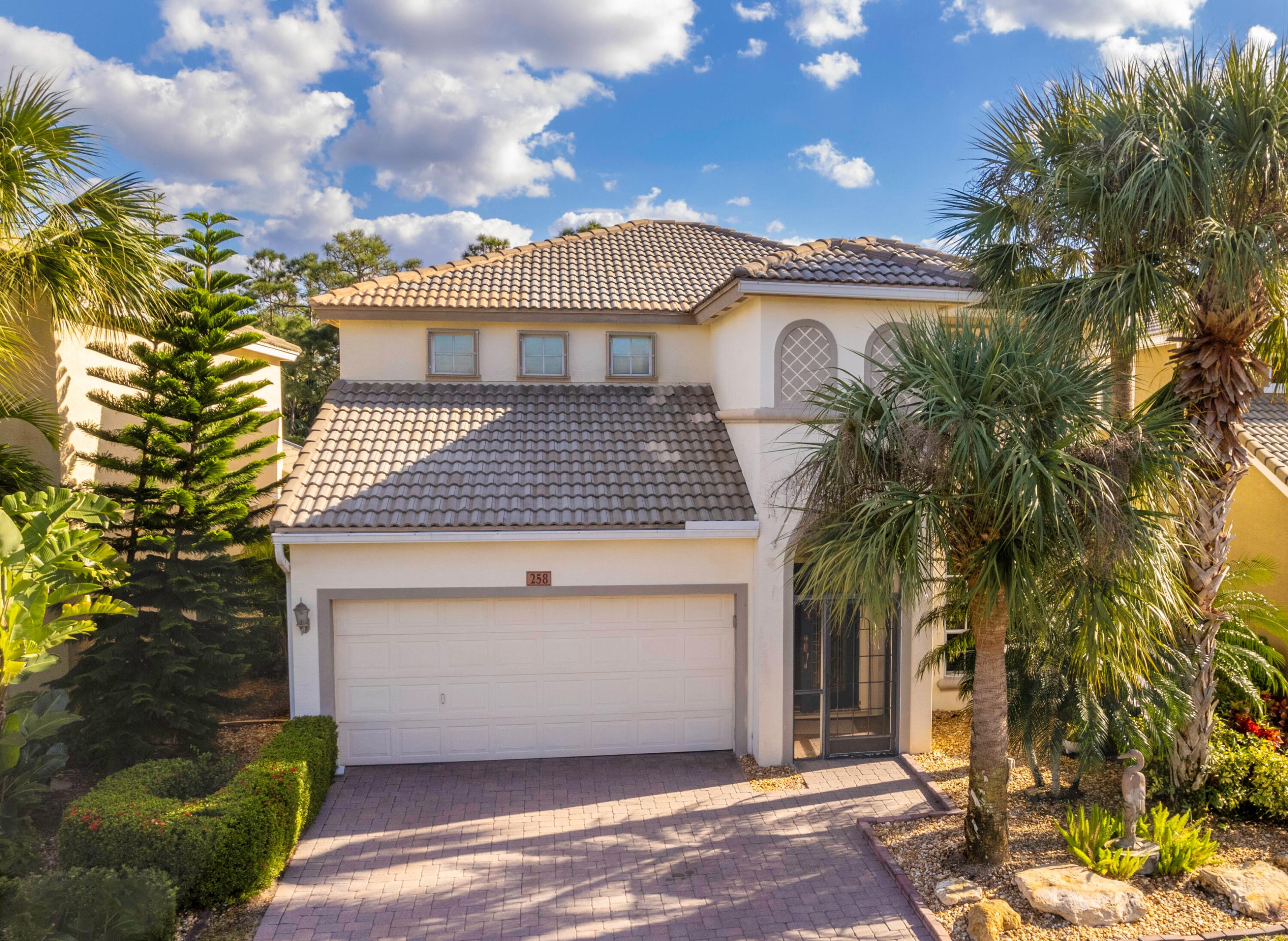 258 NW Red Cedar Street
