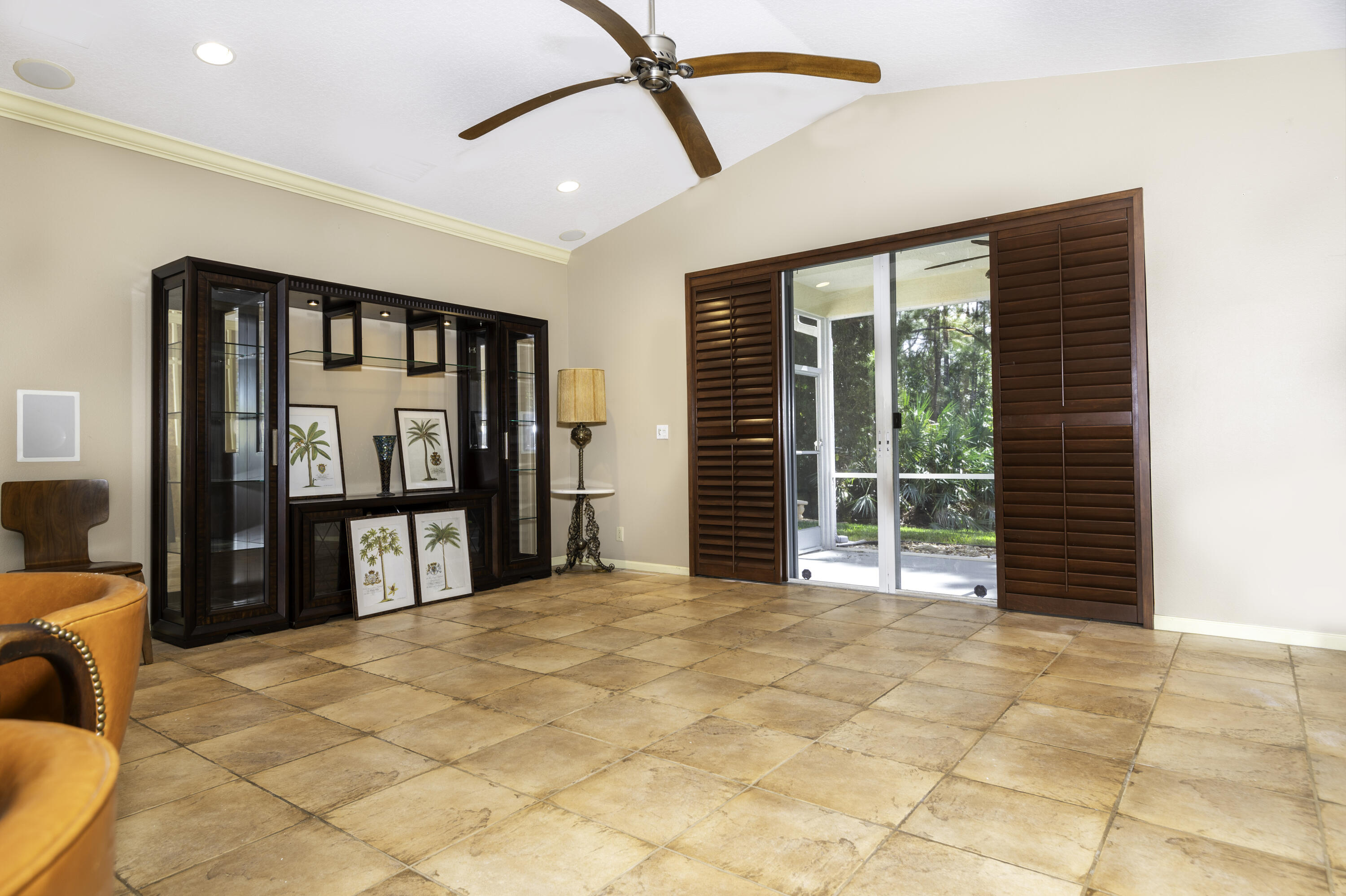 258 NW Red Cedar Street