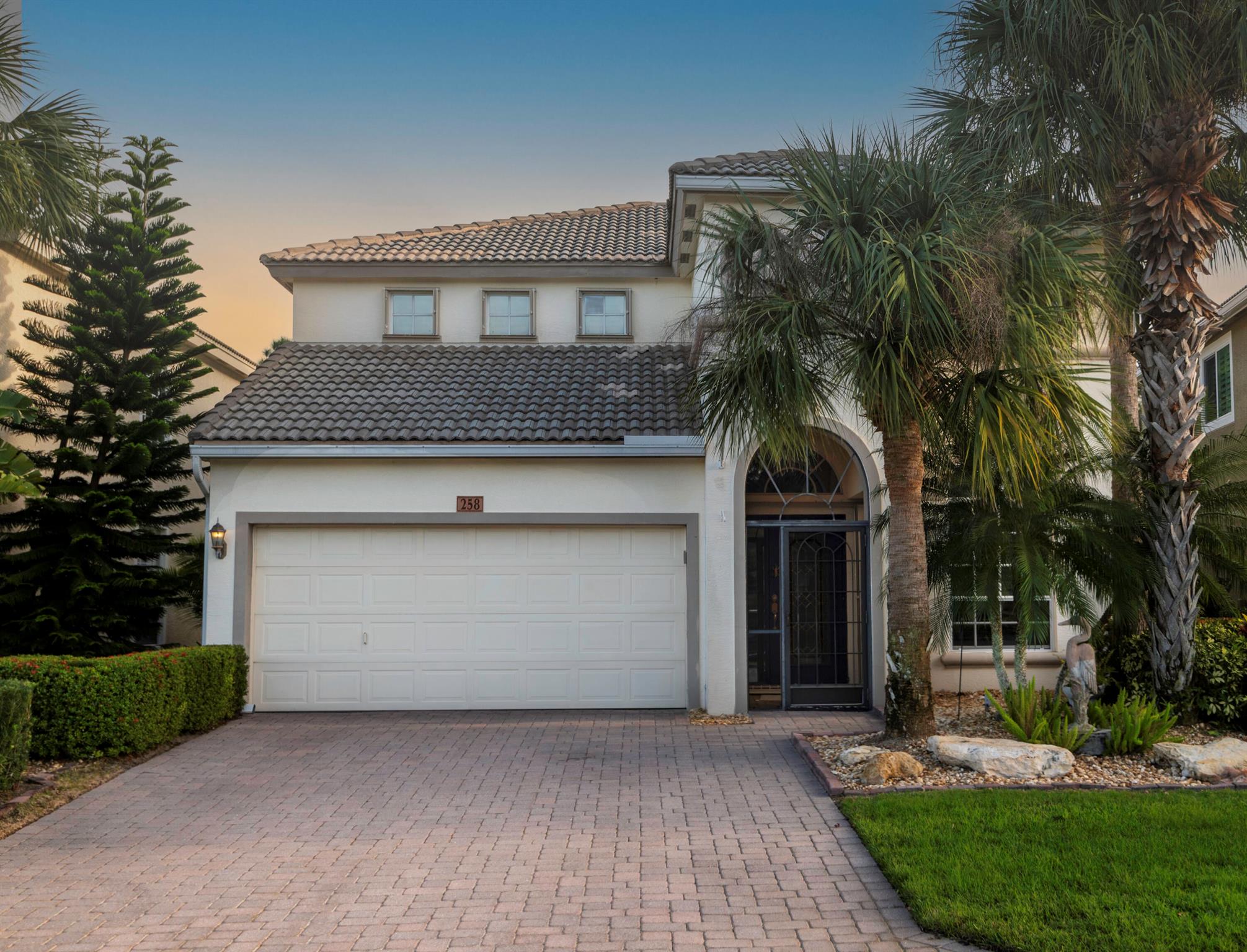 258 NW Red Cedar Street