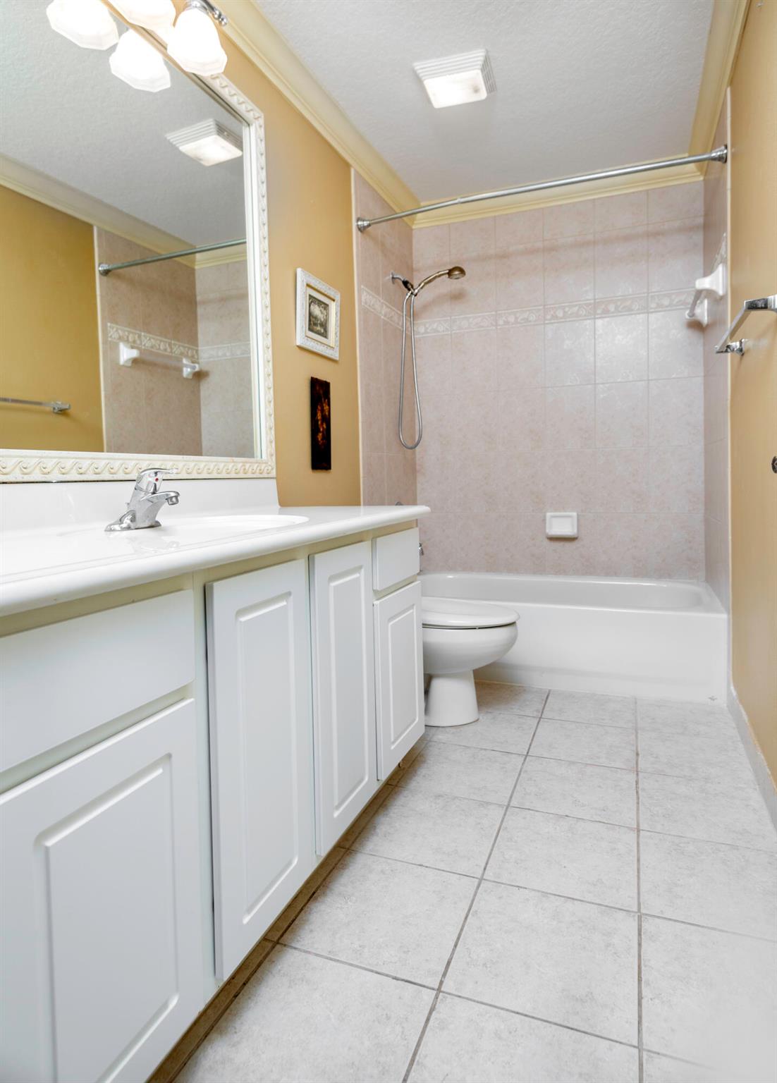 258 NW Red Cedar Street