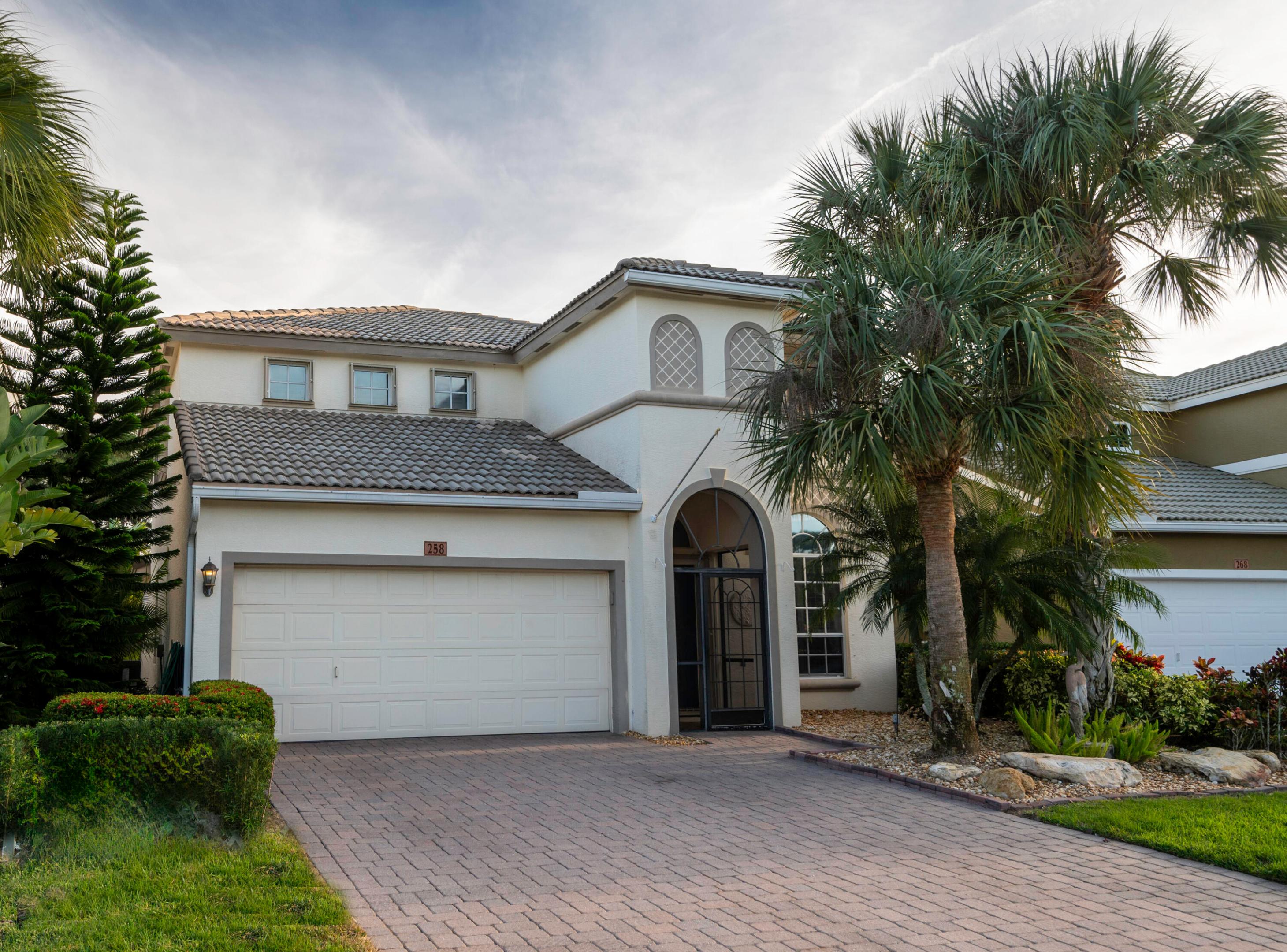 258 NW Red Cedar Street