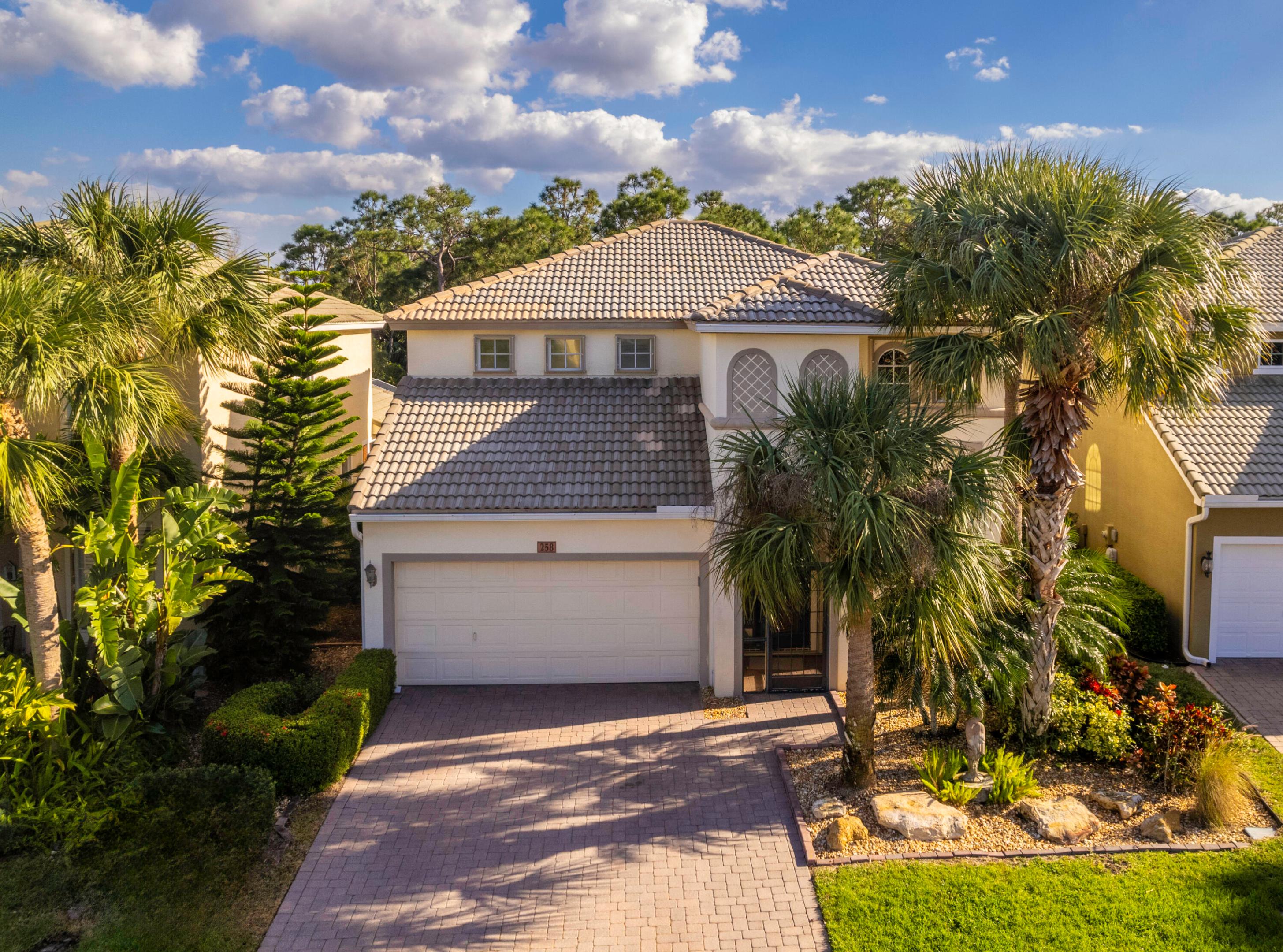 258 NW Red Cedar Street