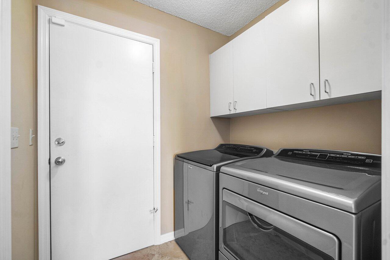 4193 SW Gleneagle Circle