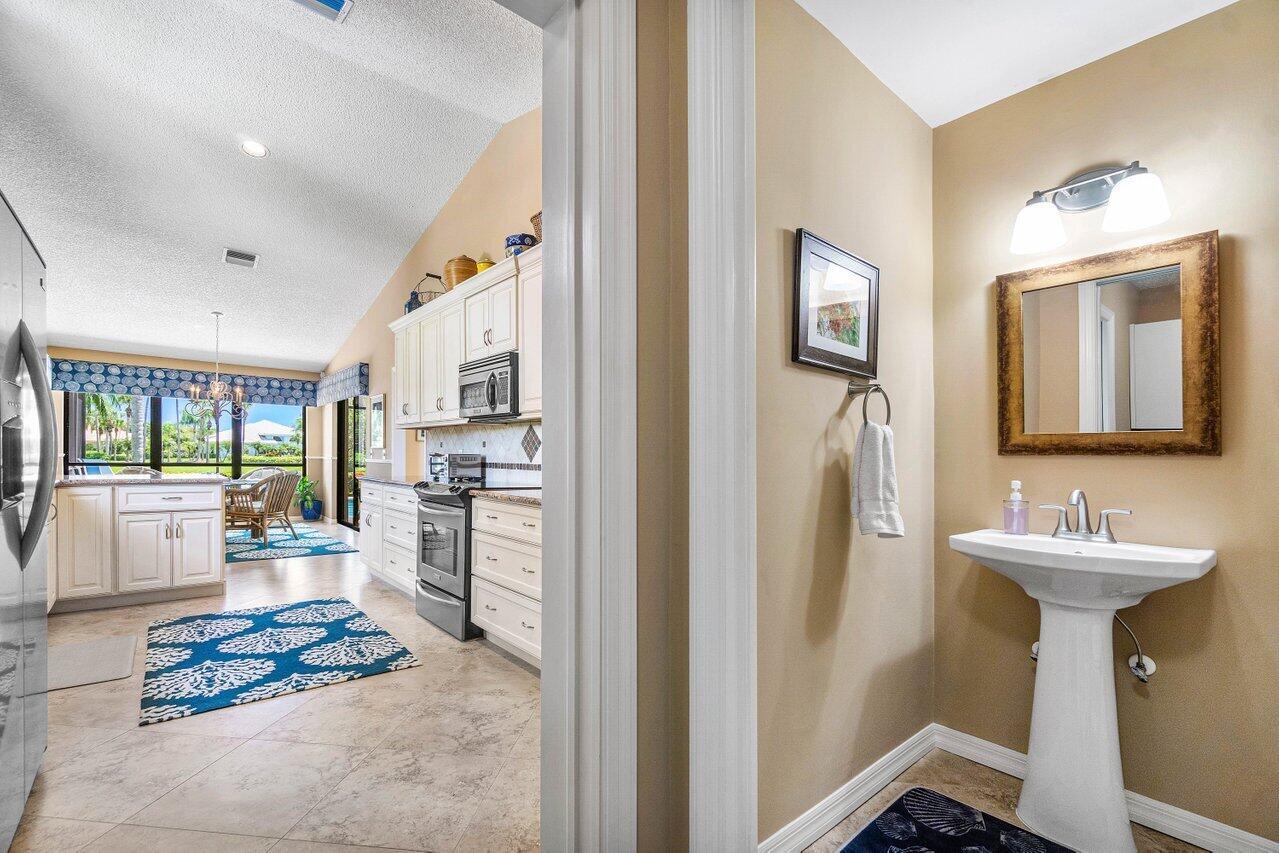 4193 SW Gleneagle Circle