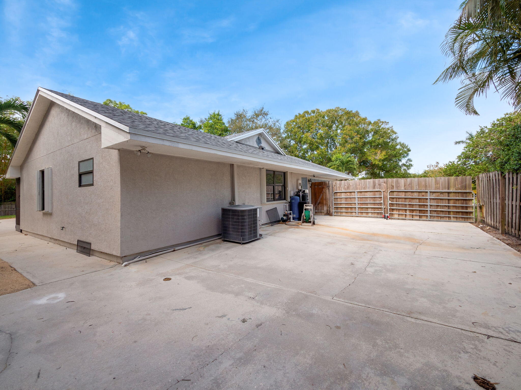 1600 SW Belgrave Terrace