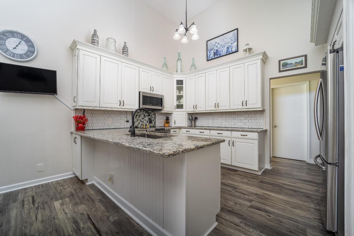 4104 SW Gleneagle Circle