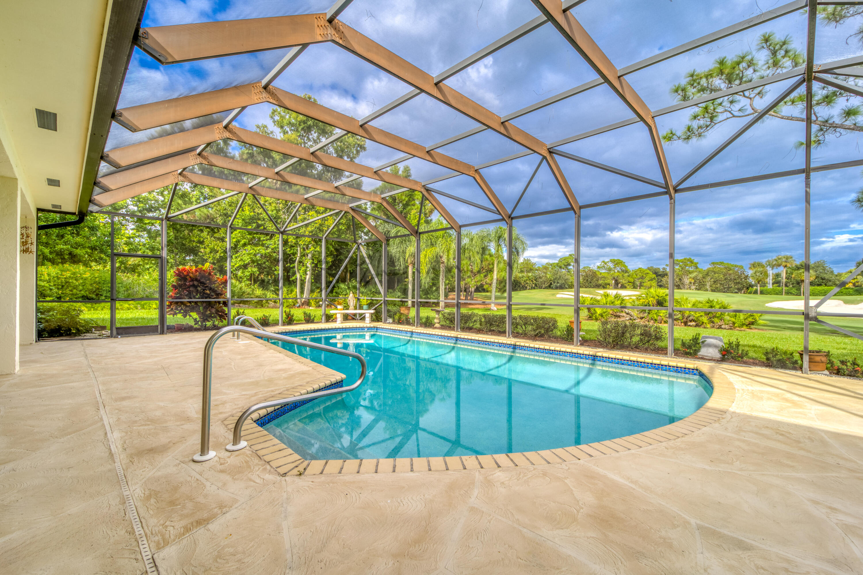 4104 SW Gleneagle Circle