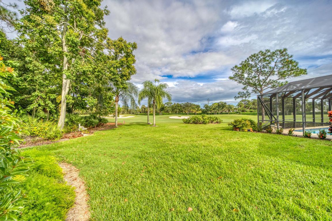 4104 SW Gleneagle Circle