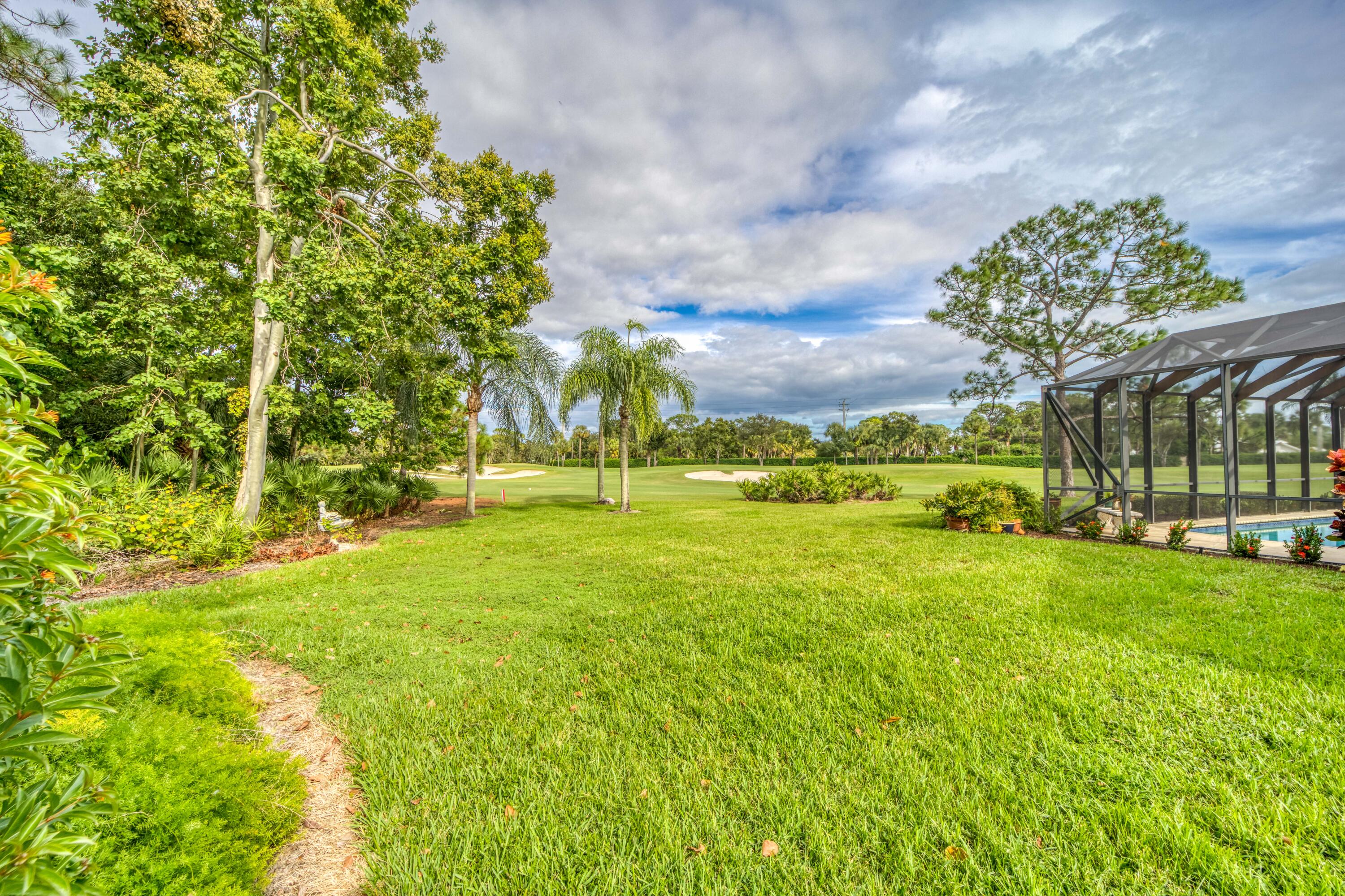 4104 SW Gleneagle Circle