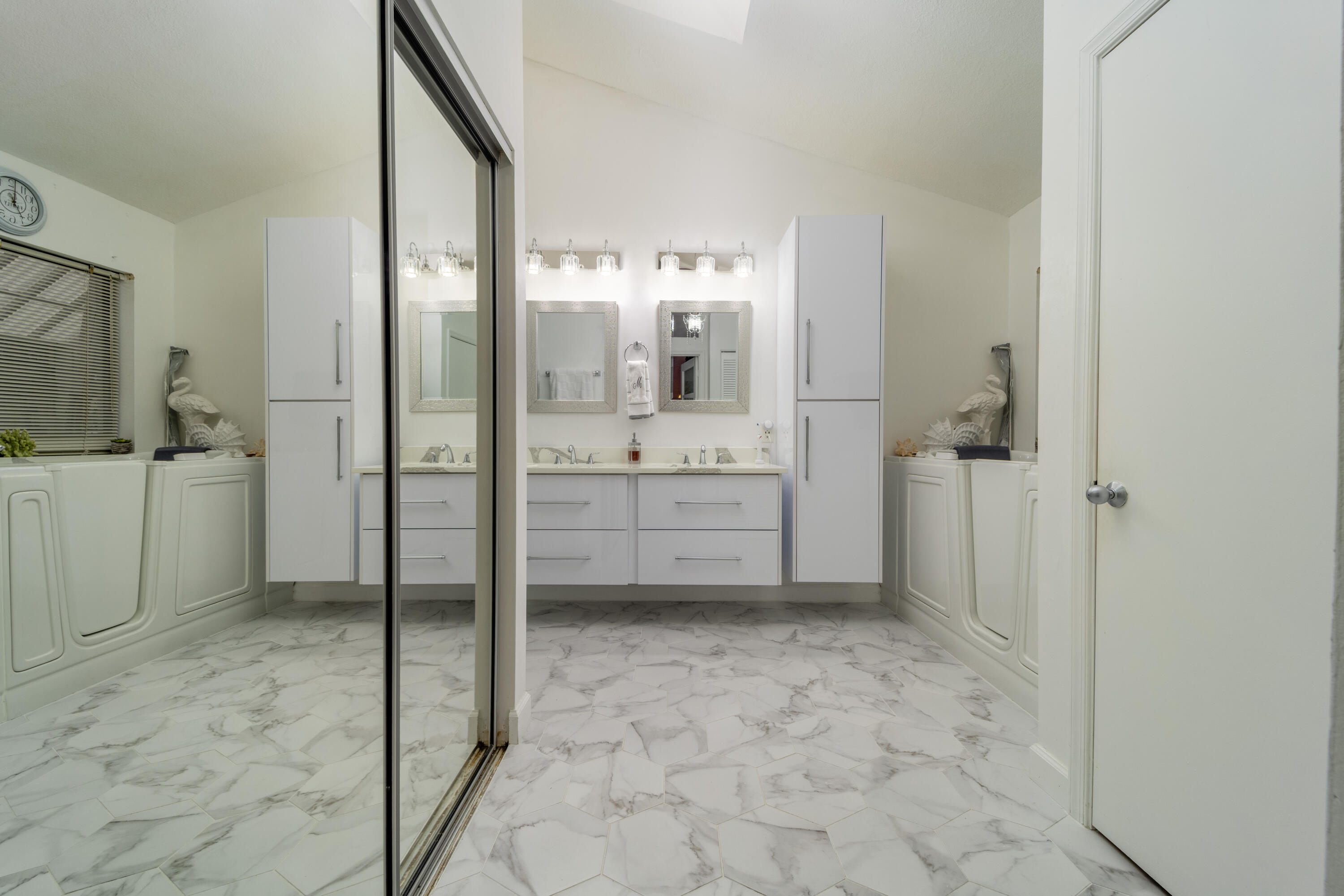 4104 SW Gleneagle Circle