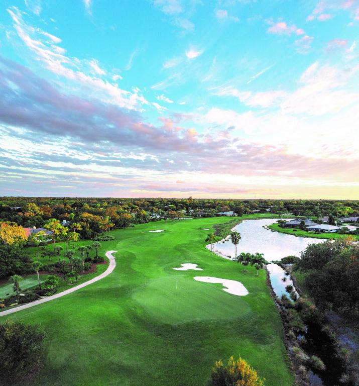 4104 SW Gleneagle Circle