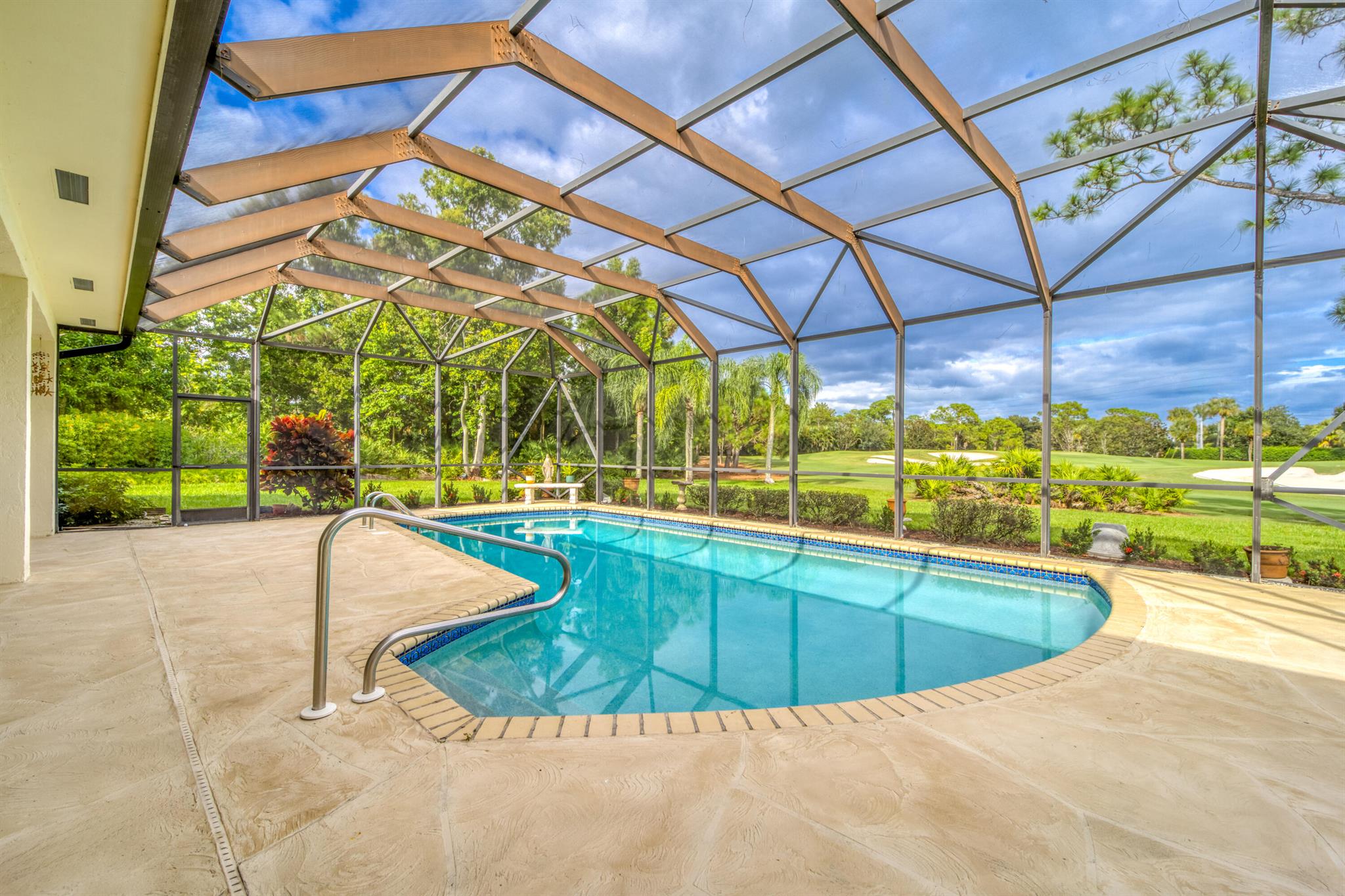 4104 SW Gleneagle Circle