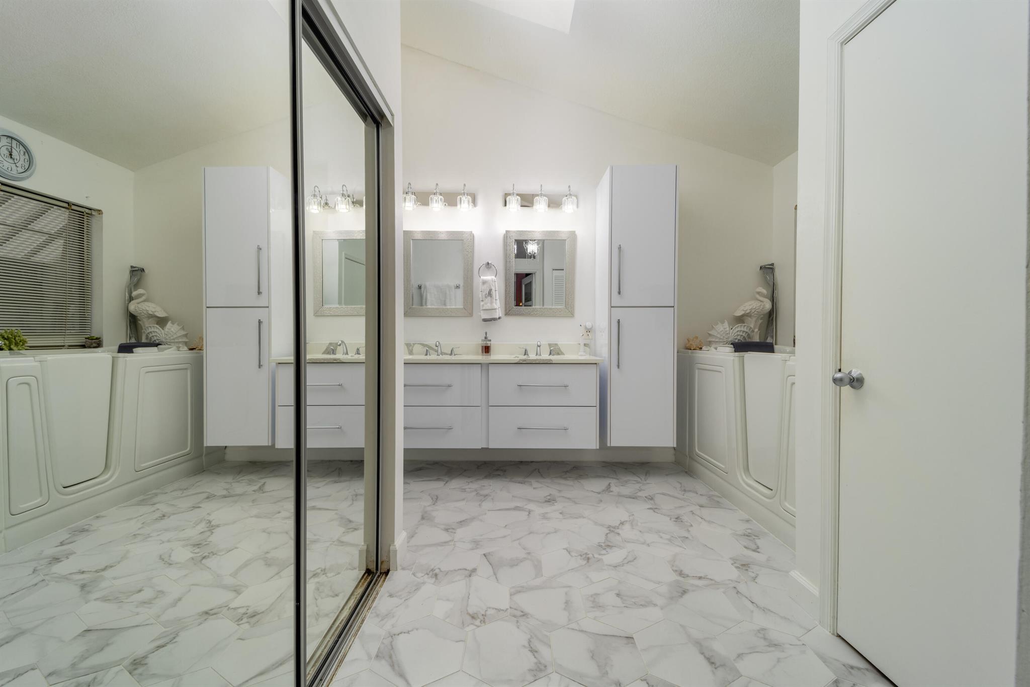 4104 SW Gleneagle Circle